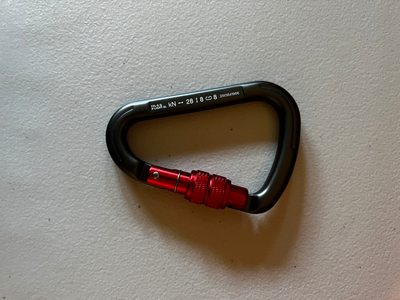 HMS Carabiner